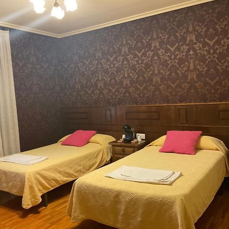 Pension La Chalana Pola de Laviana Bagian luar foto